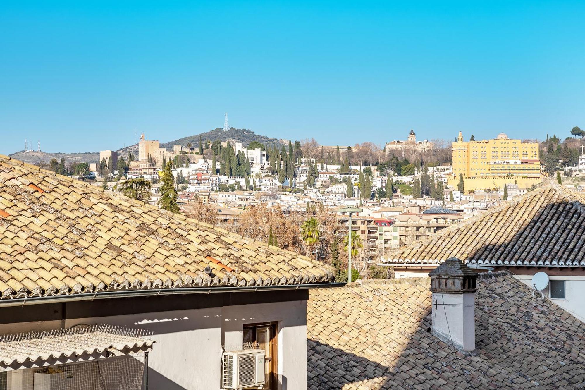 Amplio Y Centrico, Recien Reformado, Calefaccion Central, Jardines, Supermercados, Cafeterias Y Todos Los Servicios En El Corazon De La Ciudad Granada Luaran gambar
